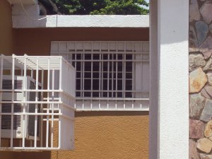 VICTOR ARTURO MORANTES Casa En Venta En Maracaibo - Sierra Maestra C&oacute;digo FLEX: 11-711 No.8