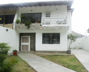 OSMAR GOMEZ Casa En Venta En Maracay - El Castaño C&oacute;digo FLEX: 11-851