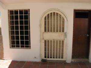 URDANETAYRODRIGUEZ Casa En Venta En Maracaibo - Avenida El Milagro C&oacute;digo FLEX: 11-880 No.9