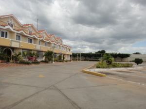 MASTER INTERNATIONAL Townhouse en Venta en Avenida Milagro Norte en Maracaibo C&oacute;digo: 11-966 No.2