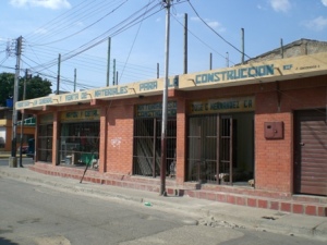 EILEEN CASTILLO Local Comercial En Venta En Maracay - Avenida Fuerzas Aereas Código FLEX: 11-1063 No.2