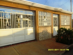 JOSE RAFAEL URDANETA Casa Venta Maracaibo Zona Industrial Sur FLEXMLS-11-1097