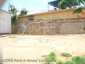 URDANETAYRODRIGUEZ Terrenos Comercial En Venta En Maracaibo - La Lago