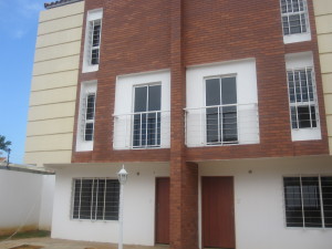 JUSMERI ESPINA Townhouse Venta Maracaibo Monte Claro FLEXMLS-11-1597