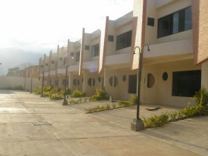 Townhouse / Venta / Valencia / Naguanagua / FLEXMLS-11-1665