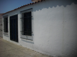 RENT-A-HOUSE ARAGUA Casa En Venta En Maracay - Fundacion Mendoza C&oacute;digo FLEX: 11-1682 No.2