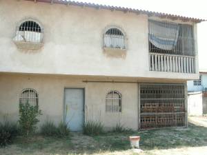 FRANQUICIA REGIONAL CENTRAL Townhouse En Venta En Maracay - La Morita C&oacute;digo FLEX: 11-1979