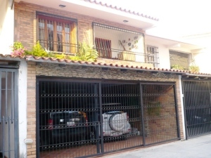 CELESTE BELLO RIF V-04170295-4 Townhouse En Venta En Valencia - Manongo C&oacute;digo FLEX: 11-1990