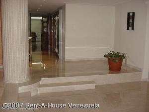 URDANETAYRODRIGUEZ Apartamento En Venta En Maracaibo - Avenida El Milagro C&oacute;digo FLEX: 11-2008 No.2