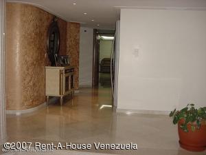 URDANETAYRODRIGUEZ Apartamento En Venta En Maracaibo - Avenida El Milagro C&oacute;digo FLEX: 11-2008 No.3