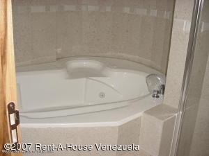 URDANETAYRODRIGUEZ Apartamento En Venta En Maracaibo - Avenida El Milagro C&oacute;digo FLEX: 11-2008 No.7