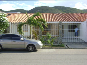 Venta - Casa En Cumana - Villa Doradaimage fachada RAH:11-2021