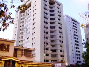 LUIS MONTENEGRO Rif V-02523213-1 Apartamento Venta Valencia Valles de Camoruco FLEXMLS-11-2100