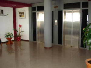 CARMI�A & ASOCIADOS Apartamento En Venta En Maracaibo - Avenida Bella Vista C&oacute;digo FLEX: 11-2147 No.6
