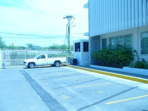 DORIS ACOSTA Oficina En Alquiler En Maracaibo - Avenida El Milagro C&oacute;digo FLEX: 11-2243 No.1