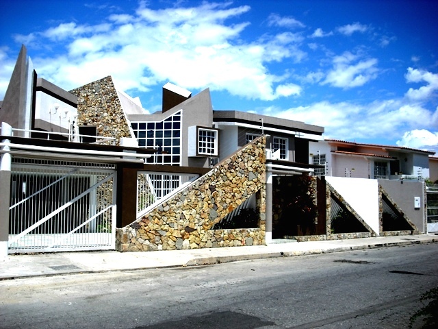 OSCAR ILLARRAMENDI Casa En Venta En Maracay - San Jacinto C&oacute;digo FLEX: 11-2527 No.0