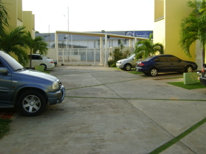 Townhouse / Alquiler / Maracaibo / Avenida Goajira / FLEXMLS-11-2620