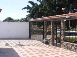FRANQUICIA REGIONAL CENTRAL Casa en Venta en Las Delicias en Maracay Código: 11-2809 No.2