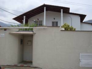 OSMAR GOMEZ Casa En Venta En Maracay - El Castaño C&oacute;digo FLEX: 11-2930