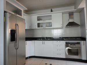 FRANQUICIA COMERCIAL GARIBALDI VALENCIA. Alquiler y venta de inmuebles a nivel nacional. Apartamento En Venta En Valencia - El Rincon C&oacute;digo FLEX: 11-2970 No.4