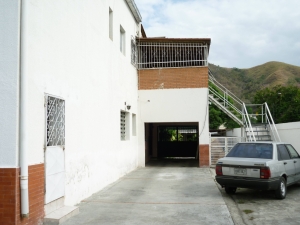 EILEEN CASTILLO Casa En Venta En Maracay - Barrio Sucre Código FLEX: 11-2976 No.2