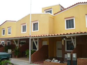 Estela Beatriz P�rez Rivas Townhouse En Venta En Valencia - San Diego C&oacute;digo FLEX: 11-3312