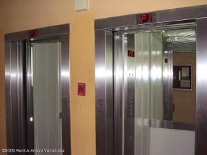 LISETH GONZALEZ Apartamento En Venta En Valencia - Manongo C&oacute;digo FLEX: 11-3333 No.2
