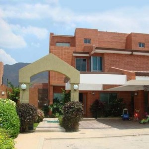 CELESTE BELLO RIF V-04170295-4 Townhouse En Venta En Valencia - Manongo C&oacute;digo FLEX: 10-2751