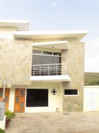 Rent A House Estela Beatriz P�rez Franquicia Personal - Valencia Estado Carabobo - Venezuela  www.alquilovendoinmuebles.com Townhouse Venta Valencia Naguanagua FLEXMLS-11-3644