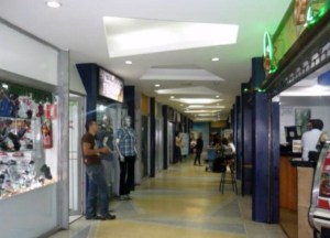 DAHYANA LUGO V-09650795-6 Local Comercial En Venta En Maracay - Parque Aragua C&oacute;digo FLEX: 11-3948 No.5