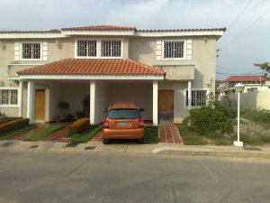 JUSMERI ESPINA Townhouse Venta Cabimas Carretera H FLEXMLS-11-3960