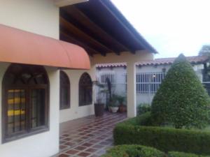 SHEILA TORO Casa En Venta En Ciudad Ojeda - Avenida Vargas C&oacute;digo FLEX: 11-4163 No.3