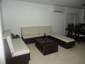 CARMI�A & ASOCIADOS Townhouse En Venta En Ciudad Ojeda - Las Morochas C&oacute;digo FLEX: 11-4418 No.2