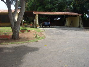 Vista acceso area de estacionamiento