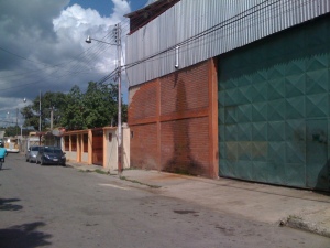EILEEN CASTILLO Galpon - Deposito En Venta En Maracay - Santa Rita Código FLEX: 11-4648 No.1