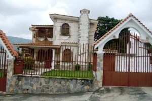 OSMAR GOMEZ Casa En Venta En Maracay - El Castaño C&oacute;digo FLEX: 11-4954