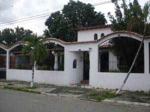 EILEEN CASTILLO Casa En Venta En Santa Cruz de Aragua - Corocito C&oacute;digo FLEX: 11-5223