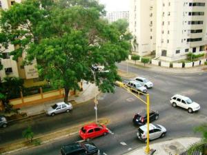 LUIS MONTENEGRO Rif V-02523213-1 Apartamento Venta Valencia Valles de Camoruco FLEXMLS-11-5264
