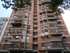 EILEEN CASTILLO Apartamento Venta Maracay Avenida Constitucion FLEXMLS-11-5269