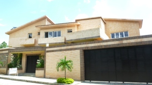 ROSAURA ISLA Casa En Venta En Valencia - Altos de Guataparo C&oacute;digo FLEX: 11-5303 No.2