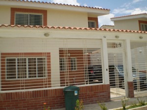 EILEEN CASTILLO Townhouse Venta Maracay Los Girasoles FLEXMLS-11-5318