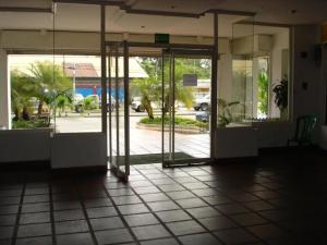 MASTER INTERNATIONAL Oficina en Venta en Carretera H en Cabimas Código: 11-5378 No.1