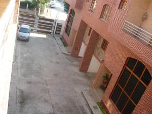 MARIA ALBA GIORDANO Townhouse En Venta En Valencia - Campo Alegre C&oacute;digo FLEX: 11-6029 No.2
