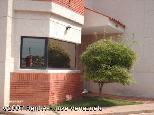 Townhouse / Alquiler / Ciudad Ojeda / Vargas / FLEXMLS-11-6042