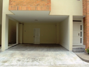 EILEEN CASTILLO Townhouse En Venta En Maracay - El Castaño C&oacute;digo FLEX: 11-6079