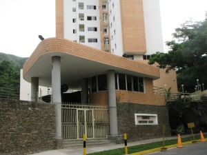 LUIS MONTENEGRO Rif V-02523213-1 Apartamento Venta Valencia Valles de Camoruco FLEXMLS-11-6250