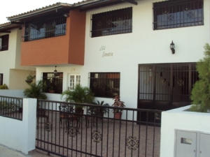EILEEN CASTILLO Townhouse En Venta En Maracay - La Morita C&oacute;digo FLEX: 11-6403