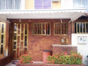 Townhouse / Venta / Puerto La Cruz / Complejo Turistico El Morro / FLEXMLS-11-6436