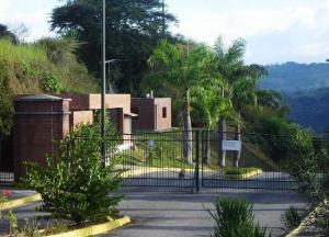 IVANA MASSIMINI Terreno  Venta Caracas Bosques de la Lagunita FLEXMLS-09-1612
