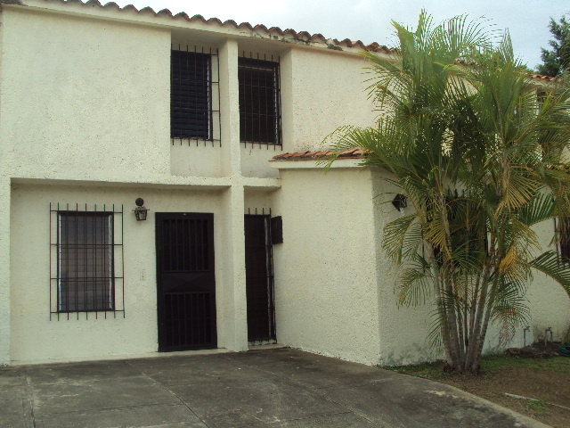         ANGEL PINTON Townhouse en Venta en Las Brisas en Cua C&oacute;digo: 11-6440 No.1
